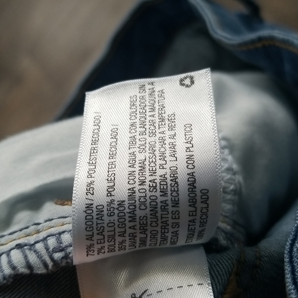 Universal Thread Hogh Rise Skinny Crop Cutoff - Picture 3 of 3